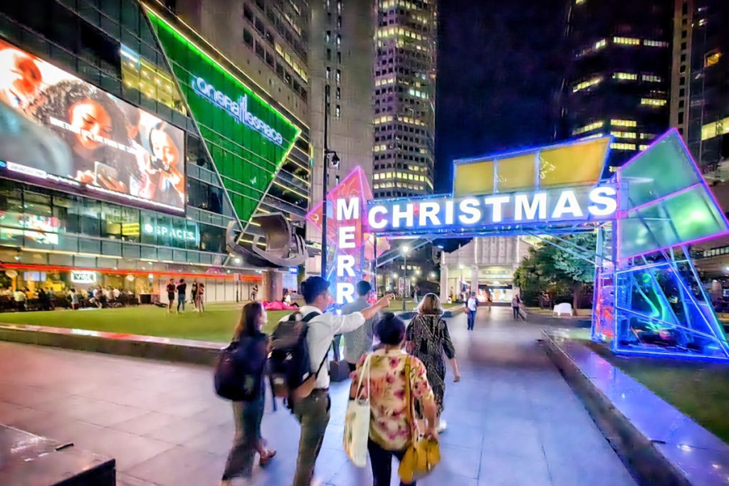 Raffles Place Christmas Decorations Singapore 2022